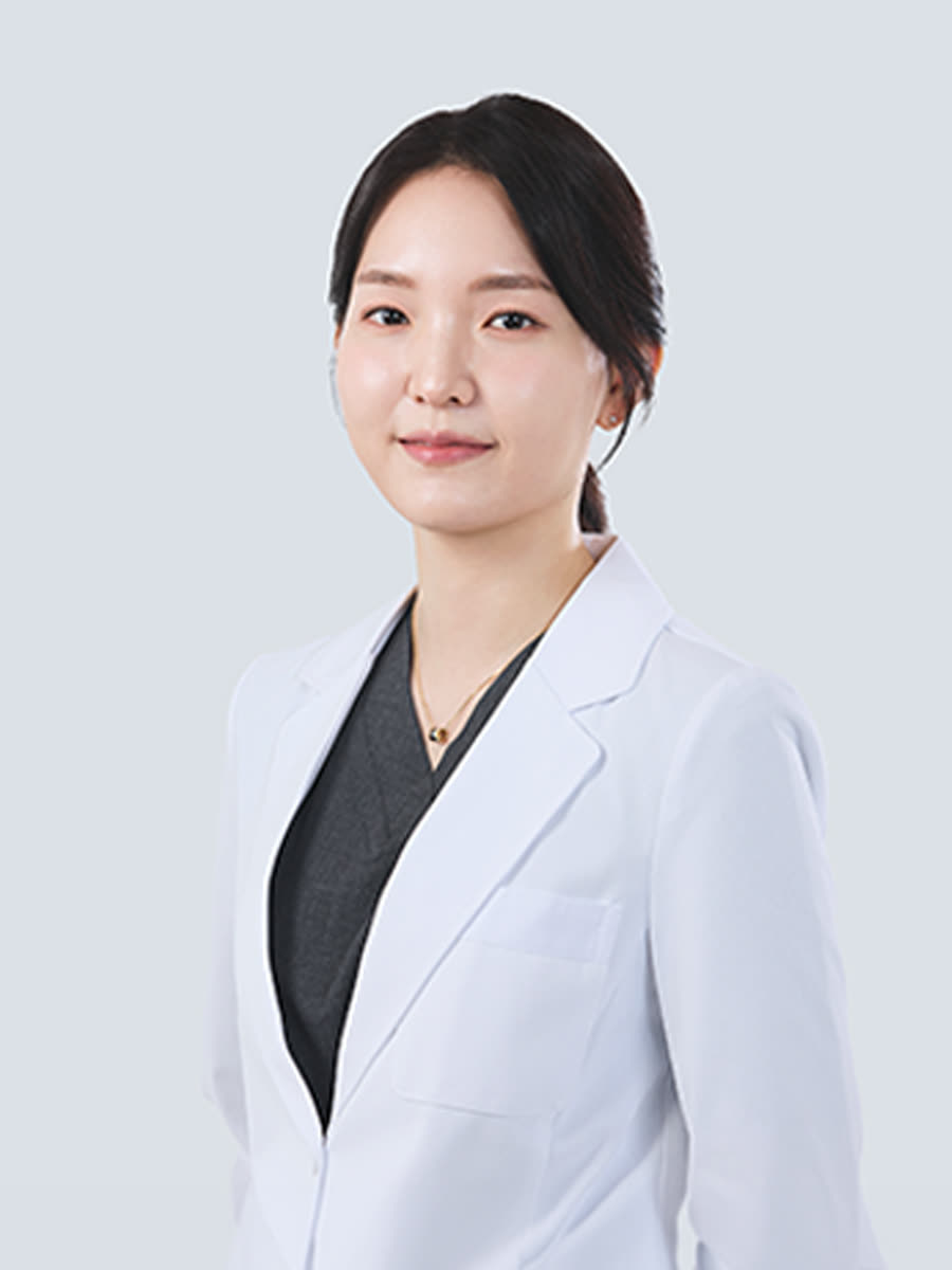 Dr. Park Seo-young — Medical Director, LOVAE dermatology clinic Hongdae